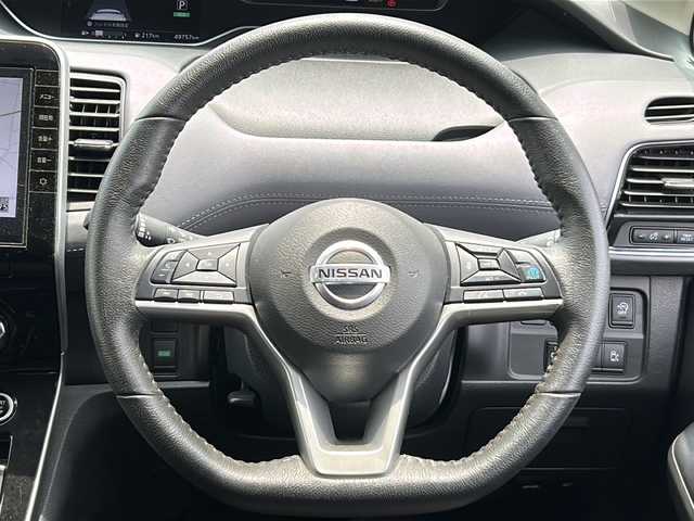 日産 セレナ ハイウェイスター V 茨城県 2021(令3)年 5万km ブリリアントホワイトパール ワンオーナー/純正10inメモリナビ【MM519D-L】/(地デジTV・CD・DVD・BT・ラジオ再生)/両側パワースライドドア/衝突軽減ブレーキ/プロパイロット/アラウンドビューモニター/コーナーセンサー/ドライブレコーダー/ETC/オートライト/LEDヘッドライト/スマートキー/取扱説明書/保証書