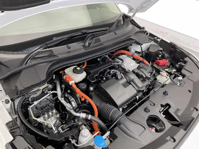 ホンダ ヴェゼル ハイブリッド e:HEV Z 滋賀県 2025(令7)年 0.1千km プラチナホワイトパール 登録済未使用車/純正8インチナビ/（Bluetooth/フルセグ/Apple CarPlay/Android Auto/USB）/純正ビルトインETC2.0/追従クルーズコントロール/バックカメラ/ブラインドスポットモニター/前後コーナーセンサー/運転席/助手席シートヒーター/レーンキープアシスト/オートハイビーム/ダウンヒルアシスト/カーテンエアバッグ/電動リアゲート/ステアリングリモコン/純正18インチアルミホイール/スマートキー/スペアキー