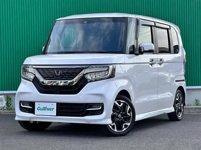 ホンダ Ｎ ＢＯＸ カスタム G L ターボ ホンダセンシング 宮城県 2018(平30)年 5.7万km プラチナホワイトパール ホンダセンシング/●衝突軽減ブレーキ〈CMBS〉/●誤発進抑制機能/●後方誤発進抑制機能/●歩行者事故低減ステアリング/●路外逸脱抑制機能/●ACC〈アダプティブ・クルーズ・コントロール〉/●LKAS〈車線維持支援システム〉/●オートハイビーム/●先行車発進お知らせ機能/●標識認識機能/純正8インチナビ（VXU-185NBi）/・CD/DVD/・Bluetooth/・フルセグTV/バックカメラ/ビルトインETC/ドライブレコーダー/両側パワースライドドア/ハーフレザーシート/革巻きステアリング/パドルシフト/ステアリングスイッチ/LEDヘッドランプ/フォグランプ/オートライト/スマートキー＆プッシュスタート/電動格納ミラー/プラズマクラスター技術搭載フルオート・エアコンディショナー/純正15インチAW/純正フロアマット/ドアバイザー/W/サイド/カーテンエアバッグ