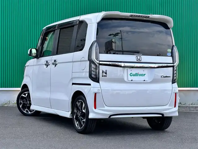 ホンダ Ｎ ＢＯＸ カスタム G L ターボ ホンダセンシング 宮城県 2018(平30)年 5.7万km プラチナホワイトパール ホンダセンシング/●衝突軽減ブレーキ〈CMBS〉/●誤発進抑制機能/●後方誤発進抑制機能/●歩行者事故低減ステアリング/●路外逸脱抑制機能/●ACC〈アダプティブ・クルーズ・コントロール〉/●LKAS〈車線維持支援システム〉/●オートハイビーム/●先行車発進お知らせ機能/●標識認識機能/純正8インチナビ（VXU-185NBi）/・CD/DVD/・Bluetooth/・フルセグTV/バックカメラ/ビルトインETC/ドライブレコーダー/両側パワースライドドア/ハーフレザーシート/革巻きステアリング/パドルシフト/ステアリングスイッチ/LEDヘッドランプ/フォグランプ/オートライト/スマートキー＆プッシュスタート/電動格納ミラー/プラズマクラスター技術搭載フルオート・エアコンディショナー/純正15インチAW/純正フロアマット/ドアバイザー/W/サイド/カーテンエアバッグ