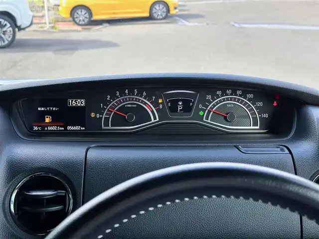 ホンダ Ｎ ＢＯＸ カスタム G L ターボ ホンダセンシング 宮城県 2018(平30)年 5.7万km プラチナホワイトパール ホンダセンシング/●衝突軽減ブレーキ〈CMBS〉/●誤発進抑制機能/●後方誤発進抑制機能/●歩行者事故低減ステアリング/●路外逸脱抑制機能/●ACC〈アダプティブ・クルーズ・コントロール〉/●LKAS〈車線維持支援システム〉/●オートハイビーム/●先行車発進お知らせ機能/●標識認識機能/純正8インチナビ（VXU-185NBi）/・CD/DVD/・Bluetooth/・フルセグTV/バックカメラ/ビルトインETC/ドライブレコーダー/両側パワースライドドア/ハーフレザーシート/革巻きステアリング/パドルシフト/ステアリングスイッチ/LEDヘッドランプ/フォグランプ/オートライト/スマートキー＆プッシュスタート/電動格納ミラー/プラズマクラスター技術搭載フルオート・エアコンディショナー/純正15インチAW/純正フロアマット/ドアバイザー/W/サイド/カーテンエアバッグ