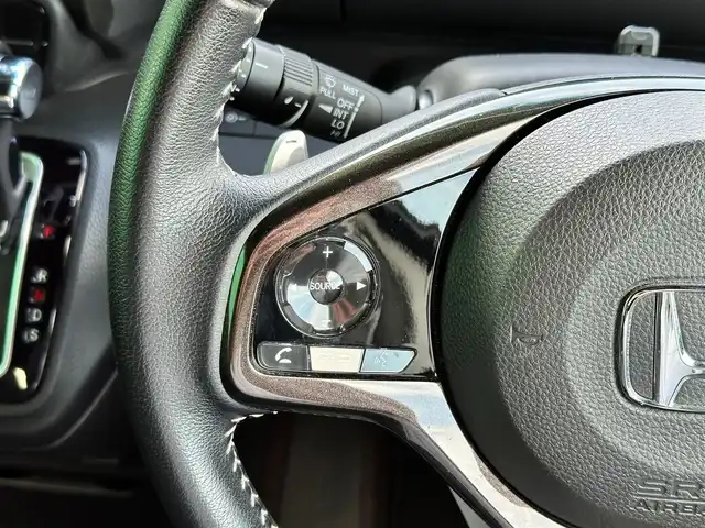 ホンダ Ｎ ＢＯＸ カスタム G L ターボ ホンダセンシング 宮城県 2018(平30)年 5.7万km プラチナホワイトパール ホンダセンシング/●衝突軽減ブレーキ〈CMBS〉/●誤発進抑制機能/●後方誤発進抑制機能/●歩行者事故低減ステアリング/●路外逸脱抑制機能/●ACC〈アダプティブ・クルーズ・コントロール〉/●LKAS〈車線維持支援システム〉/●オートハイビーム/●先行車発進お知らせ機能/●標識認識機能/純正8インチナビ（VXU-185NBi）/・CD/DVD/・Bluetooth/・フルセグTV/バックカメラ/ビルトインETC/ドライブレコーダー/両側パワースライドドア/ハーフレザーシート/革巻きステアリング/パドルシフト/ステアリングスイッチ/LEDヘッドランプ/フォグランプ/オートライト/スマートキー＆プッシュスタート/電動格納ミラー/プラズマクラスター技術搭載フルオート・エアコンディショナー/純正15インチAW/純正フロアマット/ドアバイザー/W/サイド/カーテンエアバッグ