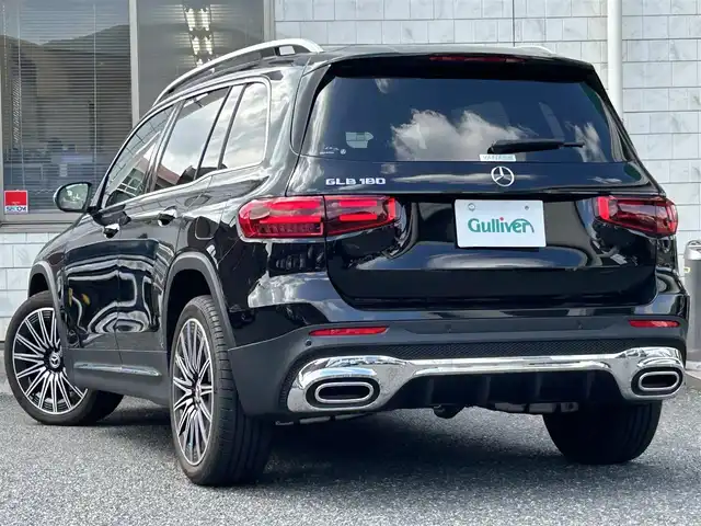 メルセデス・ベンツ Ｍ・ベンツ ＧＬＢ１８０ 福岡県 2024(令6)年 0.6万km コスモスブラック ワンオーナー/BURMESTWRプレミアムサウンド/パノラミックスライディングルーフ/レザーエクスクルーシブパッケージ/・黒色ハーフレザーシート/・メモリー付きパワーシート（D/N）/・シートヒーター（D/N）/・電動ランバーサポート（D/N）/パーキングパッケージ/・リアビューカメラ/・360°カメラシステム/・パーキングアシストパークトロニック/・アクティブパーキングアシスト/レーダーセーフティーパッケージ/・エレクトロニックトラクションサポート/・PRE-SAFEブレーキ/・ブラインドスポットアシスト/・アテンションアシスト/・レーンキープアシスト/・車間距離警報装置/純正10/3インチディスプレイオーディオ/　（AM/FM/Bluetooth/フルセグTV）/インテリジェンスドライブ/・ステアコントロールステアリングアシストシステム/・ホールド機能/・ヒルスタートアシスト/・スタートオフアシスト/・アダプティブブレーキライト/・クルーズコントロール/・トラフィックサインアシスト/・アダプティブダイビング/純正20インチAW/ルーフレール/パワーバックドア/純正前後ドライブレコーダー/ETC/パドルシフト