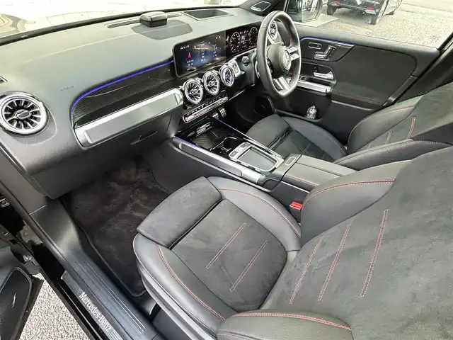 メルセデス・ベンツ Ｍ・ベンツ ＧＬＢ１８０ 福岡県 2024(令6)年 0.6万km コスモスブラック ワンオーナー/BURMESTWRプレミアムサウンド/パノラミックスライディングルーフ/レザーエクスクルーシブパッケージ/・黒色ハーフレザーシート/・メモリー付きパワーシート（D/N）/・シートヒーター（D/N）/・電動ランバーサポート（D/N）/パーキングパッケージ/・リアビューカメラ/・360°カメラシステム/・パーキングアシストパークトロニック/・アクティブパーキングアシスト/レーダーセーフティーパッケージ/・エレクトロニックトラクションサポート/・PRE-SAFEブレーキ/・ブラインドスポットアシスト/・アテンションアシスト/・レーンキープアシスト/・車間距離警報装置/純正10/3インチディスプレイオーディオ/　（AM/FM/Bluetooth/フルセグTV）/インテリジェンスドライブ/・ステアコントロールステアリングアシストシステム/・ホールド機能/・ヒルスタートアシスト/・スタートオフアシスト/・アダプティブブレーキライト/・クルーズコントロール/・トラフィックサインアシスト/・アダプティブダイビング/純正20インチAW/ルーフレール/パワーバックドア/純正前後ドライブレコーダー/ETC/パドルシフト