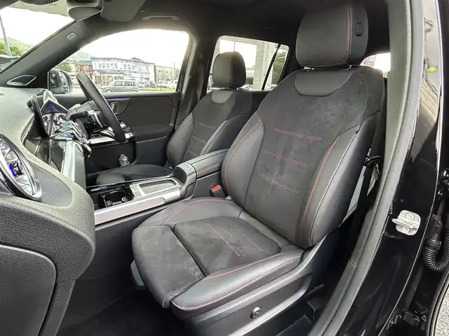 メルセデス・ベンツ Ｍ・ベンツ ＧＬＢ１８０ 福岡県 2024(令6)年 0.6万km コスモスブラック ワンオーナー/BURMESTWRプレミアムサウンド/パノラミックスライディングルーフ/レザーエクスクルーシブパッケージ/・黒色ハーフレザーシート/・メモリー付きパワーシート（D/N）/・シートヒーター（D/N）/・電動ランバーサポート（D/N）/パーキングパッケージ/・リアビューカメラ/・360°カメラシステム/・パーキングアシストパークトロニック/・アクティブパーキングアシスト/レーダーセーフティーパッケージ/・エレクトロニックトラクションサポート/・PRE-SAFEブレーキ/・ブラインドスポットアシスト/・アテンションアシスト/・レーンキープアシスト/・車間距離警報装置/純正10/3インチディスプレイオーディオ/　（AM/FM/Bluetooth/フルセグTV）/インテリジェンスドライブ/・ステアコントロールステアリングアシストシステム/・ホールド機能/・ヒルスタートアシスト/・スタートオフアシスト/・アダプティブブレーキライト/・クルーズコントロール/・トラフィックサインアシスト/・アダプティブダイビング/純正20インチAW/ルーフレール/パワーバックドア/純正前後ドライブレコーダー/ETC/パドルシフト