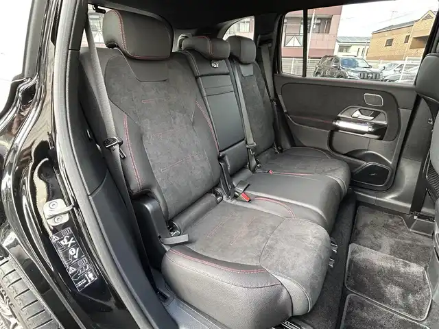 メルセデス・ベンツ Ｍ・ベンツ ＧＬＢ１８０ 福岡県 2024(令6)年 0.6万km コスモスブラック ワンオーナー/BURMESTWRプレミアムサウンド/パノラミックスライディングルーフ/レザーエクスクルーシブパッケージ/・黒色ハーフレザーシート/・メモリー付きパワーシート（D/N）/・シートヒーター（D/N）/・電動ランバーサポート（D/N）/パーキングパッケージ/・リアビューカメラ/・360°カメラシステム/・パーキングアシストパークトロニック/・アクティブパーキングアシスト/レーダーセーフティーパッケージ/・エレクトロニックトラクションサポート/・PRE-SAFEブレーキ/・ブラインドスポットアシスト/・アテンションアシスト/・レーンキープアシスト/・車間距離警報装置/純正10/3インチディスプレイオーディオ/　（AM/FM/Bluetooth/フルセグTV）/インテリジェンスドライブ/・ステアコントロールステアリングアシストシステム/・ホールド機能/・ヒルスタートアシスト/・スタートオフアシスト/・アダプティブブレーキライト/・クルーズコントロール/・トラフィックサインアシスト/・アダプティブダイビング/純正20インチAW/ルーフレール/パワーバックドア/純正前後ドライブレコーダー/ETC/パドルシフト