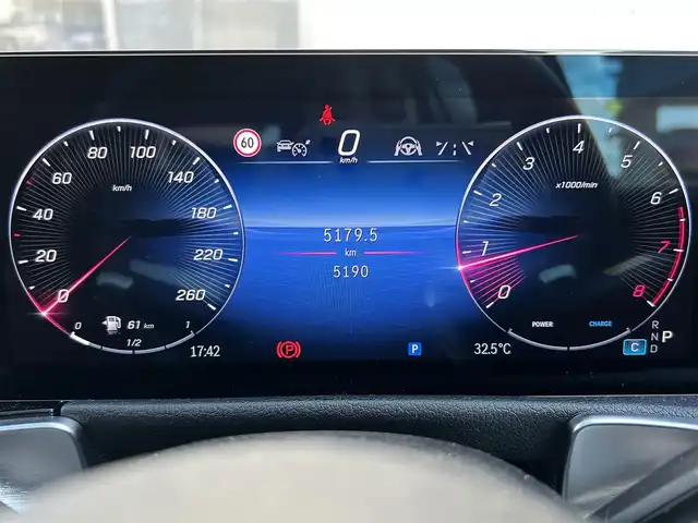 メルセデス・ベンツ Ｍ・ベンツ ＧＬＢ１８０ 福岡県 2024(令6)年 0.6万km コスモスブラック ワンオーナー/BURMESTWRプレミアムサウンド/パノラミックスライディングルーフ/レザーエクスクルーシブパッケージ/・黒色ハーフレザーシート/・メモリー付きパワーシート（D/N）/・シートヒーター（D/N）/・電動ランバーサポート（D/N）/パーキングパッケージ/・リアビューカメラ/・360°カメラシステム/・パーキングアシストパークトロニック/・アクティブパーキングアシスト/レーダーセーフティーパッケージ/・エレクトロニックトラクションサポート/・PRE-SAFEブレーキ/・ブラインドスポットアシスト/・アテンションアシスト/・レーンキープアシスト/・車間距離警報装置/純正10/3インチディスプレイオーディオ/　（AM/FM/Bluetooth/フルセグTV）/インテリジェンスドライブ/・ステアコントロールステアリングアシストシステム/・ホールド機能/・ヒルスタートアシスト/・スタートオフアシスト/・アダプティブブレーキライト/・クルーズコントロール/・トラフィックサインアシスト/・アダプティブダイビング/純正20インチAW/ルーフレール/パワーバックドア/純正前後ドライブレコーダー/ETC/パドルシフト