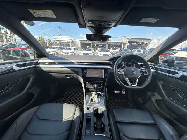 フォルクスワーゲン ＶＷ アルテオン SB TSI 4モーション Rラインアドバンス 滋賀県 2022(令4)年 2.7万km 黒  4MOTION（フルタイム4輪駆動）/純正20インチアルミホイール/ラグジュアリーパッケージ/・プレミアムサウンドシステム”harman/Kardon”/・電動パノラマスライディングルーフ/LEDヘッドライト/純正ナビゲーションシステム/・Bluetooth/・FM/・USBポート/・CarPlay/R-Line専用ナパレザーシート/・前席パワーシート/・全席シートヒーター/R-Line専用ステアリング/パワーバックドア/スペアキー