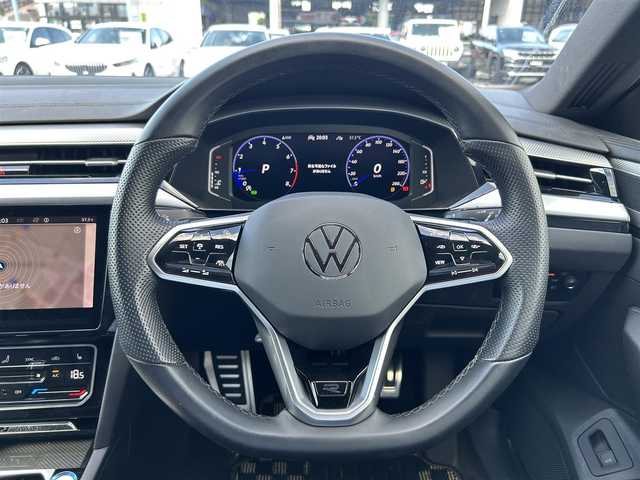 フォルクスワーゲン ＶＷ アルテオン SB TSI 4モーション Rラインアドバンス 滋賀県 2022(令4)年 2.7万km 黒  4MOTION（フルタイム4輪駆動）/純正20インチアルミホイール/ラグジュアリーパッケージ/・プレミアムサウンドシステム”harman/Kardon”/・電動パノラマスライディングルーフ/LEDヘッドライト/純正ナビゲーションシステム/・Bluetooth/・FM/・USBポート/・CarPlay/R-Line専用ナパレザーシート/・前席パワーシート/・全席シートヒーター/R-Line専用ステアリング/パワーバックドア/スペアキー