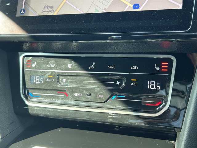フォルクスワーゲン ＶＷ アルテオン SB TSI 4モーション Rラインアドバンス 滋賀県 2022(令4)年 2.7万km 黒  4MOTION（フルタイム4輪駆動）/純正20インチアルミホイール/ラグジュアリーパッケージ/・プレミアムサウンドシステム”harman/Kardon”/・電動パノラマスライディングルーフ/LEDヘッドライト/純正ナビゲーションシステム/・Bluetooth/・FM/・USBポート/・CarPlay/R-Line専用ナパレザーシート/・前席パワーシート/・全席シートヒーター/R-Line専用ステアリング/パワーバックドア/スペアキー