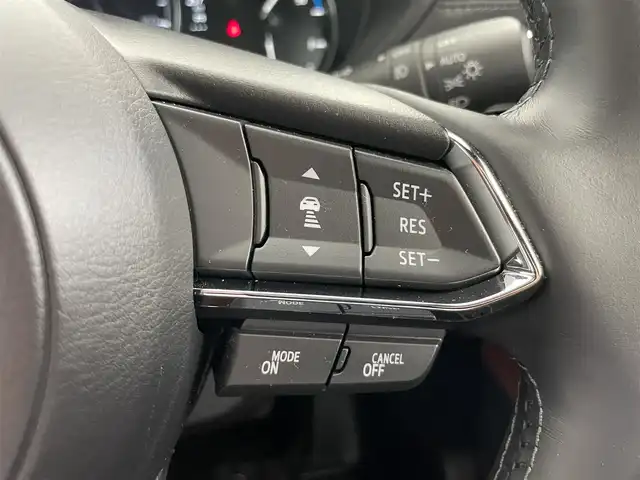 マツダ ＣＸ－８ XD エクスクルーシブモード 群馬県 2022(令4)年 1.3万km チタニウムフラッシュマイカ サンルーフ/＝＝＝＝＝/純正10.25インチマツダコネクトナビ/・AM/FM/USB/Bluetooth/フルセグTV/AppleCarPlay/AndroidAuto/360度ビューモニター/BOSEプレミアムサウンド/パワーバックドア/i-ACTIVSENSE/・スマートブレーキサポート/アドバンストスマートシティブレーキサポート/・AT誤発進/誤後進抑制機能/・レーンキープアシストシステム/車線逸脱警報システム/・ブラインドスポットモニタリング/・速度標識警報システム/・マツダレーダークルーズコントロール/・障害物センサー/ブラウン本革シート/=======/サンルーフ　１０．２５インチマツダコネクトナビ　ワイヤレス充電　３６０度ビューモニター　ＢＯＳＥサウンド　前席＋２列目パワーシート／シートヒータ／シートベンチレーション　パワーバックドア　ＥＴＣ　禁煙