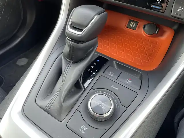 トヨタ ＲＡＶ４ ハイブリッド アドベンチャー 静岡県 2025(令7)年 0.4万km アーバンカーキ ●ワンオーナー/●純正10.5インチナビ/(フルセグ/Bluetooth)/●全方位カメラ/●JAOSフロントプロテクター/●JAOSピラープロテクター/●TRDマフラー/●モデリスタサイドステップ/●プリクラッシュセーフティ/●レーンキープアシスト/●レーダークルーズコントロール/●ブラインドスポットモニター/●前後クリアランスソナー/●電動パーキングブレーキ/●オートブレーキホールド/●電動リアゲート/●LEDヘッドライト/●フォグランプ/●オートライト/●オートマチックハイビーム/●革巻きステアリング/●ステアリングスイッチ/●ステアリングヒーター/●運転席パワーシート(シートメモリー付き)/●前席シートヒーター/●前後ドライブレコーダー/●デジタルインナーミラー/●ETC2.0/●純正フロアマット/●ドアバイザー/●トノカバー/●サンルーフ/●横滑り防止装置/●ISOFIX/●純正19インチアルミホイール/●W＋サイド＋カーテンSRS＋ABS/●保証書/●取扱説明書