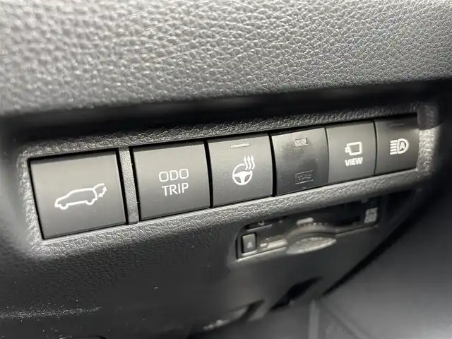 トヨタ ＲＡＶ４ ハイブリッド アドベンチャー 静岡県 2025(令7)年 0.4万km アーバンカーキ ●ワンオーナー/●純正10.5インチナビ/(フルセグ/Bluetooth)/●全方位カメラ/●JAOSフロントプロテクター/●JAOSピラープロテクター/●TRDマフラー/●モデリスタサイドステップ/●プリクラッシュセーフティ/●レーンキープアシスト/●レーダークルーズコントロール/●ブラインドスポットモニター/●前後クリアランスソナー/●電動パーキングブレーキ/●オートブレーキホールド/●電動リアゲート/●LEDヘッドライト/●フォグランプ/●オートライト/●オートマチックハイビーム/●革巻きステアリング/●ステアリングスイッチ/●ステアリングヒーター/●運転席パワーシート(シートメモリー付き)/●前席シートヒーター/●前後ドライブレコーダー/●デジタルインナーミラー/●ETC2.0/●純正フロアマット/●ドアバイザー/●トノカバー/●サンルーフ/●横滑り防止装置/●ISOFIX/●純正19インチアルミホイール/●W＋サイド＋カーテンSRS＋ABS/●保証書/●取扱説明書