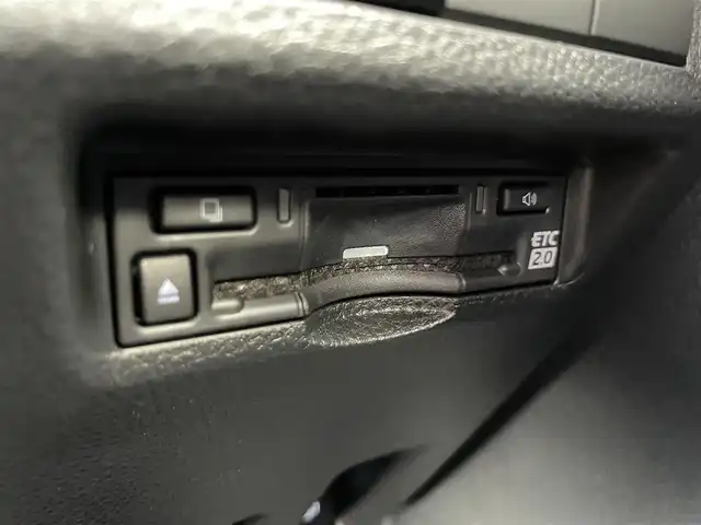 トヨタ ＲＡＶ４ ハイブリッド アドベンチャー 静岡県 2025(令7)年 0.4万km アーバンカーキ ●ワンオーナー/●純正10.5インチナビ/(フルセグ/Bluetooth)/●全方位カメラ/●JAOSフロントプロテクター/●JAOSピラープロテクター/●TRDマフラー/●モデリスタサイドステップ/●プリクラッシュセーフティ/●レーンキープアシスト/●レーダークルーズコントロール/●ブラインドスポットモニター/●前後クリアランスソナー/●電動パーキングブレーキ/●オートブレーキホールド/●電動リアゲート/●LEDヘッドライト/●フォグランプ/●オートライト/●オートマチックハイビーム/●革巻きステアリング/●ステアリングスイッチ/●ステアリングヒーター/●運転席パワーシート(シートメモリー付き)/●前席シートヒーター/●前後ドライブレコーダー/●デジタルインナーミラー/●ETC2.0/●純正フロアマット/●ドアバイザー/●トノカバー/●サンルーフ/●横滑り防止装置/●ISOFIX/●純正19インチアルミホイール/●W＋サイド＋カーテンSRS＋ABS/●保証書/●取扱説明書