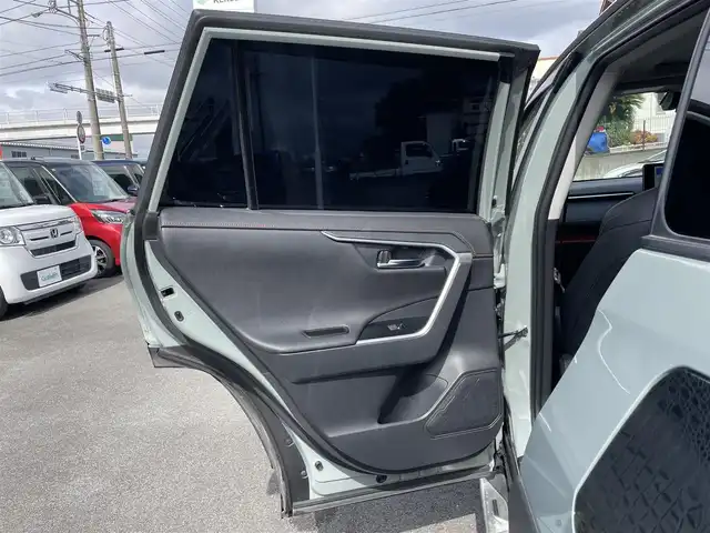 トヨタ ＲＡＶ４ ハイブリッド アドベンチャー 静岡県 2025(令7)年 0.4万km アーバンカーキ ●ワンオーナー/●純正10.5インチナビ/(フルセグ/Bluetooth)/●全方位カメラ/●JAOSフロントプロテクター/●JAOSピラープロテクター/●TRDマフラー/●モデリスタサイドステップ/●プリクラッシュセーフティ/●レーンキープアシスト/●レーダークルーズコントロール/●ブラインドスポットモニター/●前後クリアランスソナー/●電動パーキングブレーキ/●オートブレーキホールド/●電動リアゲート/●LEDヘッドライト/●フォグランプ/●オートライト/●オートマチックハイビーム/●革巻きステアリング/●ステアリングスイッチ/●ステアリングヒーター/●運転席パワーシート(シートメモリー付き)/●前席シートヒーター/●前後ドライブレコーダー/●デジタルインナーミラー/●ETC2.0/●純正フロアマット/●ドアバイザー/●トノカバー/●サンルーフ/●横滑り防止装置/●ISOFIX/●純正19インチアルミホイール/●W＋サイド＋カーテンSRS＋ABS/●保証書/●取扱説明書