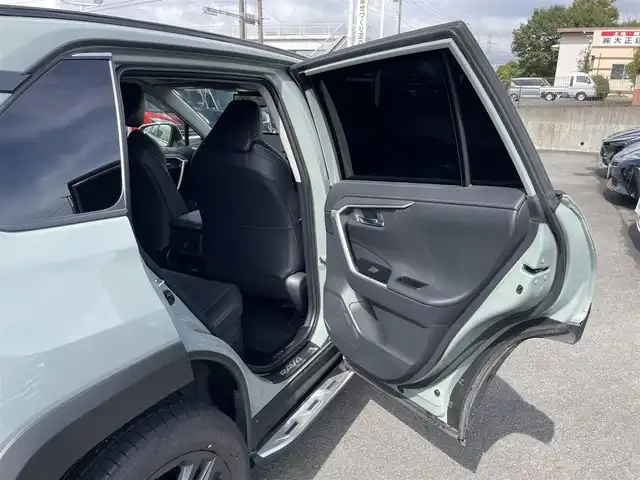 トヨタ ＲＡＶ４ ハイブリッド アドベンチャー 静岡県 2025(令7)年 0.4万km アーバンカーキ ●ワンオーナー/●純正10.5インチナビ/(フルセグ/Bluetooth)/●全方位カメラ/●JAOSフロントプロテクター/●JAOSピラープロテクター/●TRDマフラー/●モデリスタサイドステップ/●プリクラッシュセーフティ/●レーンキープアシスト/●レーダークルーズコントロール/●ブラインドスポットモニター/●前後クリアランスソナー/●電動パーキングブレーキ/●オートブレーキホールド/●電動リアゲート/●LEDヘッドライト/●フォグランプ/●オートライト/●オートマチックハイビーム/●革巻きステアリング/●ステアリングスイッチ/●ステアリングヒーター/●運転席パワーシート(シートメモリー付き)/●前席シートヒーター/●前後ドライブレコーダー/●デジタルインナーミラー/●ETC2.0/●純正フロアマット/●ドアバイザー/●トノカバー/●サンルーフ/●横滑り防止装置/●ISOFIX/●純正19インチアルミホイール/●W＋サイド＋カーテンSRS＋ABS/●保証書/●取扱説明書