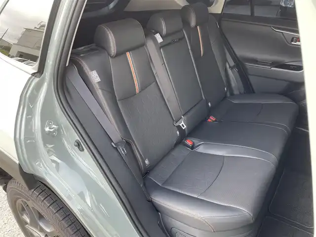 トヨタ ＲＡＶ４ ハイブリッド アドベンチャー 静岡県 2025(令7)年 0.4万km アーバンカーキ ●ワンオーナー/●純正10.5インチナビ/(フルセグ/Bluetooth)/●全方位カメラ/●JAOSフロントプロテクター/●JAOSピラープロテクター/●TRDマフラー/●モデリスタサイドステップ/●プリクラッシュセーフティ/●レーンキープアシスト/●レーダークルーズコントロール/●ブラインドスポットモニター/●前後クリアランスソナー/●電動パーキングブレーキ/●オートブレーキホールド/●電動リアゲート/●LEDヘッドライト/●フォグランプ/●オートライト/●オートマチックハイビーム/●革巻きステアリング/●ステアリングスイッチ/●ステアリングヒーター/●運転席パワーシート(シートメモリー付き)/●前席シートヒーター/●前後ドライブレコーダー/●デジタルインナーミラー/●ETC2.0/●純正フロアマット/●ドアバイザー/●トノカバー/●サンルーフ/●横滑り防止装置/●ISOFIX/●純正19インチアルミホイール/●W＋サイド＋カーテンSRS＋ABS/●保証書/●取扱説明書