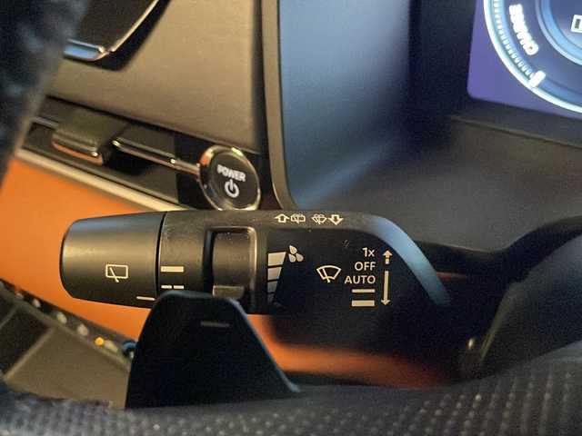 三菱 アウトランダー ＰＨＥＶ P 岩手県 2022(令4)年 2.8万km レッドダイヤモンド パノラマルーフ　ＢＯＳＥサウンドシステム　マイパイロット　純正９型ナビ　全周囲Ｃ　ヘッドアップディスプレイ　ＢＳＭ　メモリ付電動本革シート　シートヒーター　ステアヒーター　ＡＣ１００Ｖコンセント