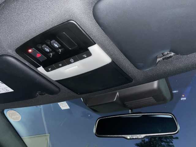 三菱 アウトランダー ＰＨＥＶ P 岩手県 2022(令4)年 2.8万km レッドダイヤモンド パノラマルーフ　ＢＯＳＥサウンドシステム　マイパイロット　純正９型ナビ　全周囲Ｃ　ヘッドアップディスプレイ　ＢＳＭ　メモリ付電動本革シート　シートヒーター　ステアヒーター　ＡＣ１００Ｖコンセント