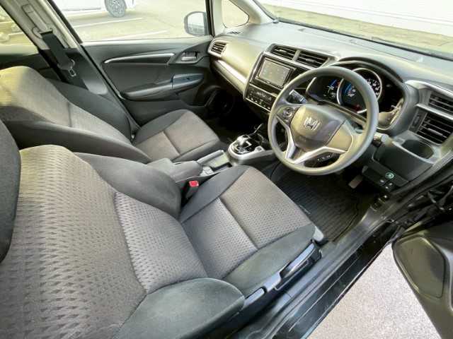 ホンダ フィット ハイブリット Fコンフォートエディション 岩手県 2018(平30)年 3.6万km クリスタルブラックパール 保証書　取説あり/ケンウッドSDナビ/フルセグ/DVD/BT/バックカメラ/ETC/スマートキー/前席シートヒーター