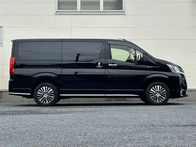 トヨタ グランエース プレミアム 茨城県 2020(令2)年 4.2万km ブラック 純正ディスプレイオーディオ(AM/FM/BT/TV/Miracast)/全方位カメラ/ETC/ドライブレコーダー/追従型クルーズコントロール/両側パワースライドドア/レザーシート/1、2列目シートヒーター/パワーシート/オットマン/LED/純正アルミホイール/レーンキープアシスト/デジタルインナーミラー/オートライト