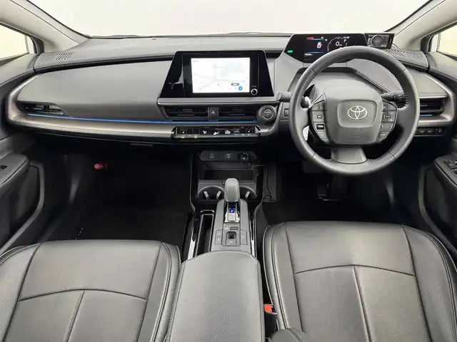 トヨタ プリウス G 福岡県 2023(令5)年 2万km プラチナホワイトパールマイカ 純正ＤＡナビ/フルセグTV　/全方位カメラ　/前方ドラレコ　/レーダー探知機　/ビルトインＥＴＣ２．０　/トヨタセーフティセンス　/レーダークルーズコントロール　/コーナーセンサー　/衝突軽減ブレーキ　/レーンキープ　/アクセル踏み間違い防止　/ブラインドスポットモニター　/寒冷地仕様　/シートヒーター　/純正１９インチＡＷ　/ＬＥＤヘッドライト
