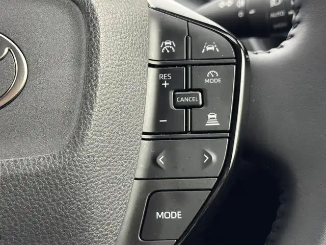 トヨタ プリウス G 福岡県 2023(令5)年 2万km プラチナホワイトパールマイカ 純正ＤＡナビ/フルセグTV　/全方位カメラ　/前方ドラレコ　/レーダー探知機　/ビルトインＥＴＣ２．０　/トヨタセーフティセンス　/レーダークルーズコントロール　/コーナーセンサー　/衝突軽減ブレーキ　/レーンキープ　/アクセル踏み間違い防止　/ブラインドスポットモニター　/寒冷地仕様　/シートヒーター　/純正１９インチＡＷ　/ＬＥＤヘッドライト