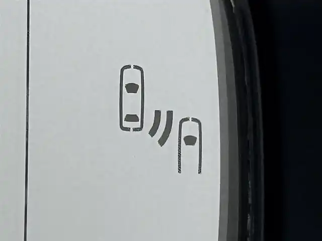 トヨタ プリウス G 福岡県 2023(令5)年 2万km プラチナホワイトパールマイカ 純正ＤＡナビ/フルセグTV　/全方位カメラ　/前方ドラレコ　/レーダー探知機　/ビルトインＥＴＣ２．０　/トヨタセーフティセンス　/レーダークルーズコントロール　/コーナーセンサー　/衝突軽減ブレーキ　/レーンキープ　/アクセル踏み間違い防止　/ブラインドスポットモニター　/寒冷地仕様　/シートヒーター　/純正１９インチＡＷ　/ＬＥＤヘッドライト