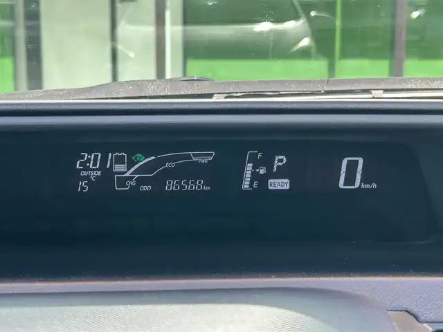 トヨタ アクア S 和歌山県 2015(平27)年 8.7万km シルバーM 純正7インチナビ（NSZN-Y64T)/バックカメラ/フルセグTV/横滑り防止/ABS/ビルトインETC/ドアバイザー/リモコンキー/LEDヘッドライト