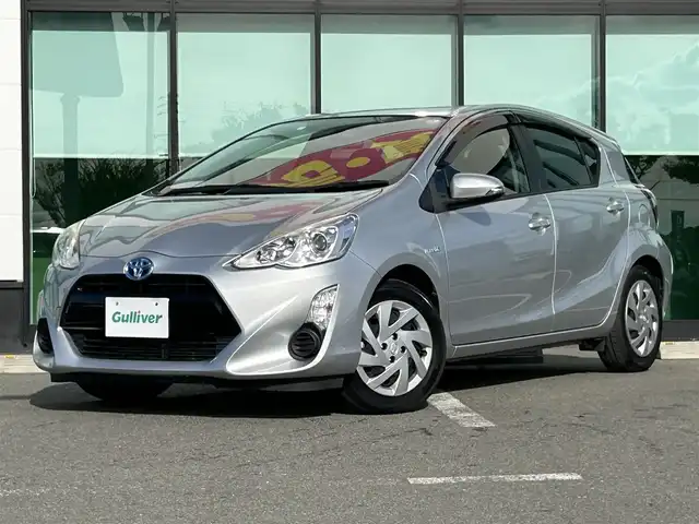 トヨタ アクア S 和歌山県 2015(平27)年 8.7万km シルバーM 純正7インチナビ（NSZN-Y64T)/バックカメラ/フルセグTV/横滑り防止/ABS/ビルトインETC/ドアバイザー/リモコンキー/LEDヘッドライト