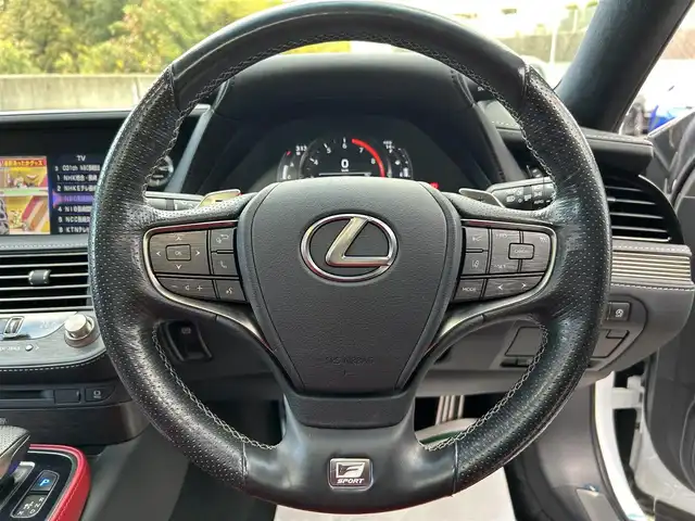 レクサス ＬＳ 500 Fスポーツ 長崎県 2018(平30)年 4.2万km ホワイトノーヴァガラスフレーク 純正ナビ（ＢＴ／フルセグＴＶ／ＣＤ／ＤＶＤ／ＦＭ／ＡＭ）/ＴＲＤエアロ/ＴＲＤマフラー/オレンジキャリパー/サンルーフ/マークレビンソン/デジタルインナーミラー/全方位モニター/ＥＴＣ/シートヒーター/ベンチレーション/パドルシフト/全ドアイージークローザー/ヘッドアップディスプレイ/ＢＳＭ