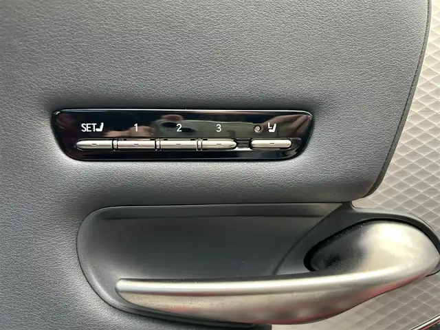 レクサス ＬＳ 500 Fスポーツ 長崎県 2018(平30)年 4.2万km ホワイトノーヴァガラスフレーク 純正ナビ（ＢＴ／フルセグＴＶ／ＣＤ／ＤＶＤ／ＦＭ／ＡＭ）/ＴＲＤエアロ/ＴＲＤマフラー/オレンジキャリパー/サンルーフ/マークレビンソン/デジタルインナーミラー/全方位モニター/ＥＴＣ/シートヒーター/ベンチレーション/パドルシフト/全ドアイージークローザー/ヘッドアップディスプレイ/ＢＳＭ