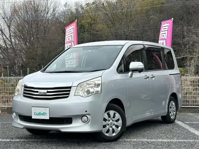 トヨタ ノア X スマートエディション 埼玉県 2012(平24)年 10.2万km シルバーM ワンオーナー/純正ナビTV/・AM/FM・CD/DVD・SD・BT/ビルトインETC/フリップダウンモニター/コーナーセンサー/フォグランプ/オートライト/HIDヘッドライト/プッシュスタート/保証書付整備手帳/取扱説明書