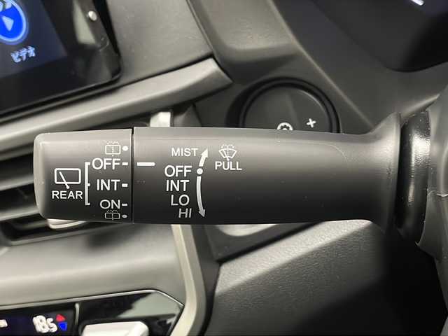 ホンダ ＷＲ－Ｖ Z+ 宮崎県 2024(令6)年 0.1万km未満 プラチナホワイトパール 禁煙車/ホンダセンシング/純正17インチアルミ/純正LEDオートライト/純正LEDフォグ/アダプティブクルーズコントロール/レーンディパーチャーアラート/クリアランスソナー/パドルシフト/ハーフレザーシート/ウインカードアミラー/本革巻ハンドル/オートエアコン/スマートキー/プッシュエンジンスタート/スペアキー/新車時保証書/取扱い説明書