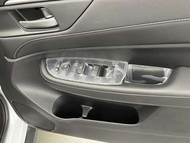 ホンダ ＷＲ－Ｖ Z+ 宮崎県 2024(令6)年 0.1万km未満 プラチナホワイトパール 禁煙車/ホンダセンシング/純正17インチアルミ/純正LEDオートライト/純正LEDフォグ/アダプティブクルーズコントロール/レーンディパーチャーアラート/クリアランスソナー/パドルシフト/ハーフレザーシート/ウインカードアミラー/本革巻ハンドル/オートエアコン/スマートキー/プッシュエンジンスタート/スペアキー/新車時保証書/取扱い説明書
