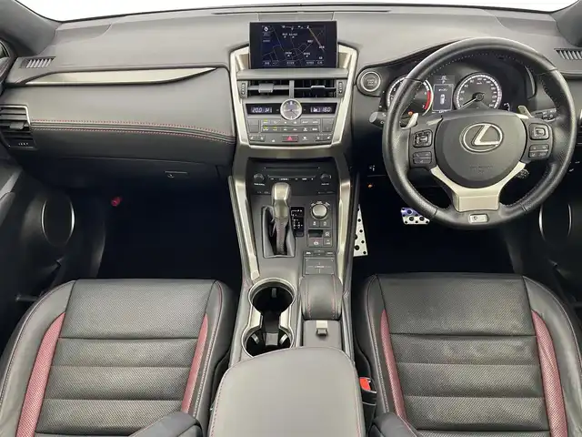 レクサス ＮＸ 200t Fスポーツ 福島県 2016(平28)年 4.5万km ホワイトノーヴァガラスフレーク プリクラッシュセーフティ/・レーンキープアシスト/・レーダークルーズコントロール/・ブラインドスポットモニター/・クリアランスソナー/純正ナビ/・フルセグTV/BT/CD/DVD/AUX/・全方位カメラ/・ETC/アイドリングストップ/パワーバックドア/革巻きステアリング/・ステアリングスイッチ/・ステアリングヒーター/レザーシート/・パワーシート(運転席/助手席)/・シートヒーター(運転席/助手席)/・エアシート(運転席/助手席)/プッシュスタート/・スマートキー/3眼LEDヘッドライト/・オートライト/・フォグライト/・オートマチックハイビーム/純正フロアマット