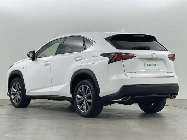 レクサス ＮＸ 200t Fスポーツ 福島県 2016(平28)年 4.5万km ホワイトノーヴァガラスフレーク プリクラッシュセーフティ/・レーンキープアシスト/・レーダークルーズコントロール/・ブラインドスポットモニター/・クリアランスソナー/純正ナビ/・フルセグTV/BT/CD/DVD/AUX/・全方位カメラ/・ETC/アイドリングストップ/パワーバックドア/革巻きステアリング/・ステアリングスイッチ/・ステアリングヒーター/レザーシート/・パワーシート(運転席/助手席)/・シートヒーター(運転席/助手席)/・エアシート(運転席/助手席)/プッシュスタート/・スマートキー/3眼LEDヘッドライト/・オートライト/・フォグライト/・オートマチックハイビーム/純正フロアマット
