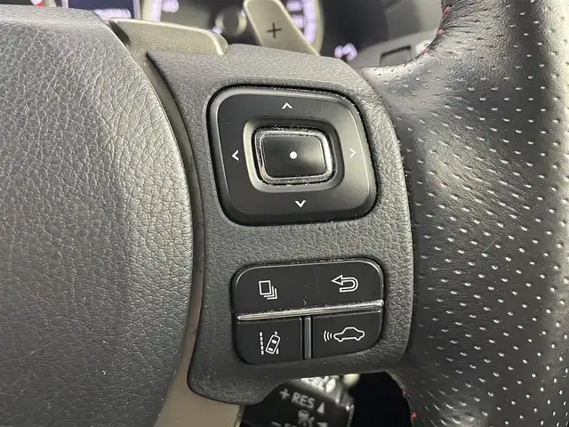 レクサス ＮＸ 200t Fスポーツ 福島県 2016(平28)年 4.5万km ホワイトノーヴァガラスフレーク プリクラッシュセーフティ/・レーンキープアシスト/・レーダークルーズコントロール/・ブラインドスポットモニター/・クリアランスソナー/純正ナビ/・フルセグTV/BT/CD/DVD/AUX/・全方位カメラ/・ETC/アイドリングストップ/パワーバックドア/革巻きステアリング/・ステアリングスイッチ/・ステアリングヒーター/レザーシート/・パワーシート(運転席/助手席)/・シートヒーター(運転席/助手席)/・エアシート(運転席/助手席)/プッシュスタート/・スマートキー/3眼LEDヘッドライト/・オートライト/・フォグライト/・オートマチックハイビーム/純正フロアマット