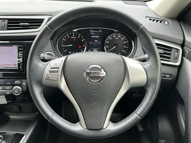 日産 エクストレイル 20X エマージェンシーブレーキ 群馬県 2017(平29)年 5.2万km ブリリアントホワイトパール 純正SDナビ（MM316D-W）/Bluetooth/CD/DVD/AM/FM/SD/フルセグTV/USB）/エマージェンシーブレーキ/横滑り防止装置/純正ドラレコ（前方のみ）/シルバールーフレール/前席シートヒーター/アイドリングストップ/純正フロアマット/純正ビルトインETC/純正17インチAW/LEDヘッドライト/オートライト/フロントフォグランプ/電動格納ウインカーミラー/ECO/SPORTモード/ステアリングスイッチ/プッシュスタート/スマートキー