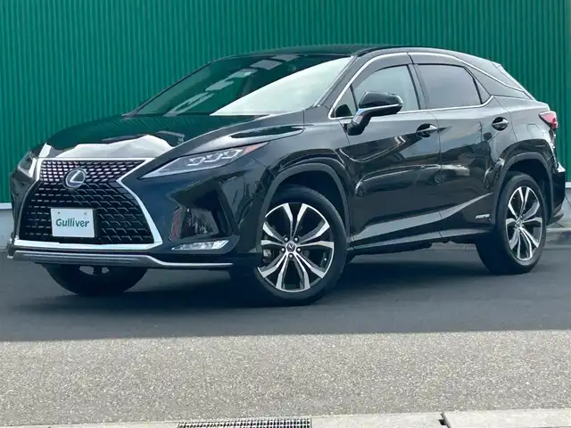 レクサス ＲＸ 450h バージョンL 宮城県 2022(令4)年 1.8万km グラファイトブラックガラスフレーク セーフティシステムプラス/・プリクラッシュセーフティ/・レーントレーシングアシスト/・オートマチックハイビーム/・レーダークルーズコントロール/・ロードサインアシスト/・先行車発進告知機能/パーキングサポートブレーキ/ブラインドスポットモニター/ヘッドアップディスプレイ/パノラミックビューモニター/純正ナビ/・CD/DVD/・Bluetooth/・フルセグTV/ETC2.0/ドライブレコーダー/AC100V/100Wコンセント/電動リアゲート/本革シート/シートヒーター（前席＋後席）/コンフォータブルエアシート（前席）/10WAYパワーシート（前席）/前席メモリーシート/後席パワーシート/手動サンシェード（リアドア）/角型3眼LEDヘッドランプ/フォグランプ/オートライト/ウッドコンビステアリング/ステアリングヒーター/パドルシフト/電動パーキングブレーキ/ブレーキホールド/純正20インチAW/純正フロアマット/純正ドアバイザー/トノカバー/W/サイド/カーテン/ニーエアバッグ