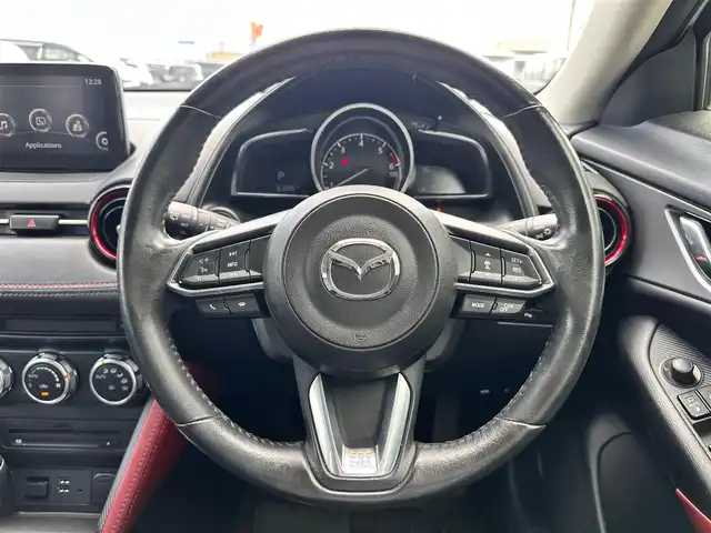 マツダ ＣＸ－３ XD プロアクティブ 宮城県 2016(平28)年 8.2万km セラミックM BOSEサウンドシステム/CD/DVD/地デジTV/セーフティパッケージ/・スマート・シティ・ブレーキ・サポート［後退時］/・AT誤発進抑制制御［後退時］/・リアパーキングセンサー（センター／コーナー）/・ドライバー・アテンション・アラート/ドライビングポジションパッケージ/・運転席10WAYパワーシート＆シートメモリー（アクティブドライビングディスプレイ連動）/・運転席＆助手席シートヒーター/・ステアリングヒーター/＝＝＝/アドバンスドスマートシティブレーキサポート/AT誤発進抑制制御/スマートブレーキサポート/レーダークルーズコントロール/ブラインドスポットモニタリング/車線逸脱警報システム/ヘッドアップディスプレイ/マツダコネクトナビ/バックカメラ/ETC（バイザー裏）/ドライブレコーダー/ハーフレザーシート/革巻きステアリング/パドルシフト/アダプティブLEDヘッドランプ/オートライト/電動格納ミラー/純正18インチAW/純正フロアマット/トノカバー/W/サイド/カーテンエアバッグ