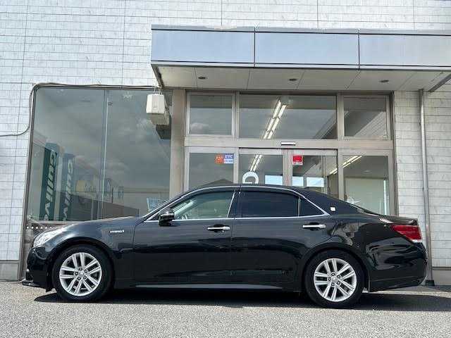 トヨタ クラウン ハイブリッド アスリートS 埼玉県 2014(平26)年 8.9万km プレシャスブラックパール メーカーナビ/バックカメラ/レーダークルーズコントロール/プリクラッシュセーフティシステム/ETC/シートヒーター/ドライブレコーダー/ステアリングヒーター/パワーシート/保証書/取扱説明書
