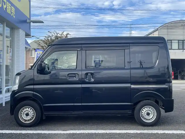 スズキ エブリイ PC リミテッド 徳島県 2019(令1)年 7万km ブルーイッシュブラックパール3 (株)IDOMが運営する【じしゃロン徳島店】の自社ローン専用車両になりますこちらは現金またはオートローンご利用時の価格です。/登録時走行距離69293km/ワンオーナー/純正オーディオ/純正フロアマット/ドアバイザー/盗難防止装置/電格ミラー/リモコンキー/（スペアキー×１）/取説/保証書