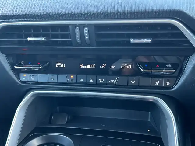 マツダ ＣＸ－６０ XD Sパッケージ 千葉県 2023(令5)年 0.7万km ジェットブラックマイカ 純正12.3インチナビ/(フルセグTV Bluetooth AppleCarPlay Androidauto)/全方位カメラ/衝突被害軽減システム/車線逸脱警報/レーダークルーズコントロール/ブラインドスポットモニター/横滑り防止装置/ETC/ドライブレコーダー/アイドリングストップ/LEDヘッドライト/オートライト/ウィンカーミラー/電動格納ミラー/純正18インチAW/シートヒーター/ステアリングヒーター/プッシュスタート/スマートキー/フロアマット