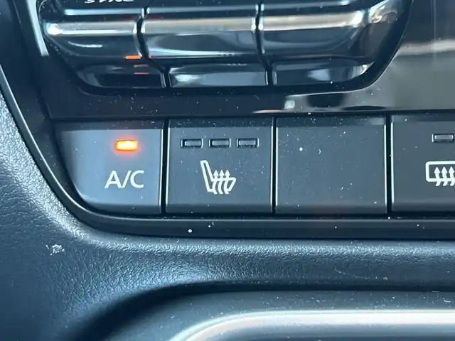 マツダ ＣＸ－６０ XD Sパッケージ 千葉県 2023(令5)年 0.7万km ジェットブラックマイカ 純正12.3インチナビ/(フルセグTV Bluetooth AppleCarPlay Androidauto)/全方位カメラ/衝突被害軽減システム/車線逸脱警報/レーダークルーズコントロール/ブラインドスポットモニター/横滑り防止装置/ETC/ドライブレコーダー/アイドリングストップ/LEDヘッドライト/オートライト/ウィンカーミラー/電動格納ミラー/純正18インチAW/シートヒーター/ステアリングヒーター/プッシュスタート/スマートキー/フロアマット