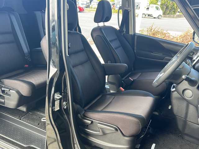 日産 セレナ ハイウェイスター Vセレクション 静岡県 2017(平29)年 7.1万km ダイヤモンドブラック カロッツェリアナビ/・フルセグTV/・CD/DVD/・SD/・Bluetooth/・FM/AM/主要装備/・アルパインフリップダウン/・両側パワスラ(ハンズフリー機能付)/・アラウンドビューモニター/・ＥＴＣ/・ＬＥＤヘッドライト/・フォグランプ/・クルーズコントロール/・エマージェンシーブレーキ/・アイドリングストップ/・横滑り防止装置/・パーキングアシスト/・リアオートエアコン/・サイドカーテンエアバッグ