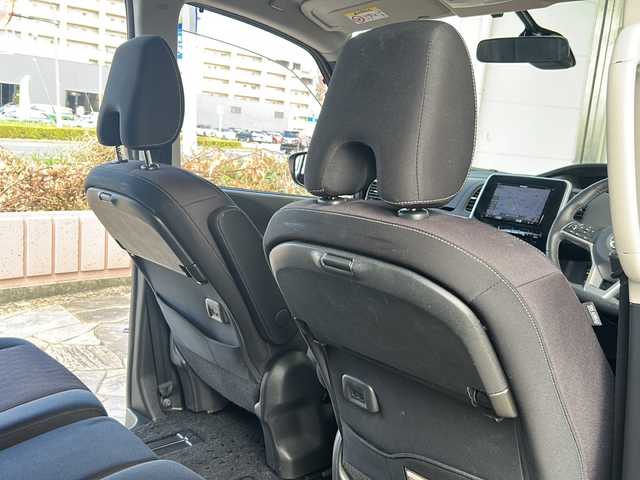 日産 セレナ ハイウェイスター Vセレクション 静岡県 2017(平29)年 7.1万km ダイヤモンドブラック カロッツェリアナビ/・フルセグTV/・CD/DVD/・SD/・Bluetooth/・FM/AM/主要装備/・アルパインフリップダウン/・両側パワスラ(ハンズフリー機能付)/・アラウンドビューモニター/・ＥＴＣ/・ＬＥＤヘッドライト/・フォグランプ/・クルーズコントロール/・エマージェンシーブレーキ/・アイドリングストップ/・横滑り防止装置/・パーキングアシスト/・リアオートエアコン/・サイドカーテンエアバッグ