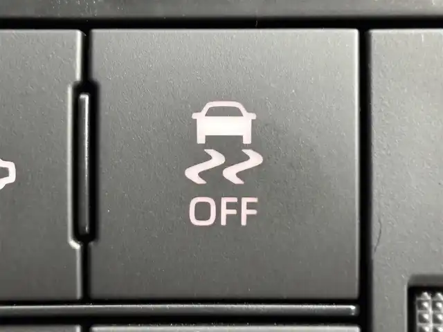 トヨタ ライズ XS 福岡県 2019(令1)年 3.1万km シャイニングホワイトパール 純正９型ディスプレイオーディオ／フルセグＴＶ　/バックカメラ　/ＥＴＣ　/前方ドライブレコーダー　/コーナーセンサー　/衝突軽減ブレーキ　/レーンキープアシスト　/アイドリングストップ　/横滑り防止装置　/ＭＴモード付ＡＴ　/ＬＥＤヘッドライト