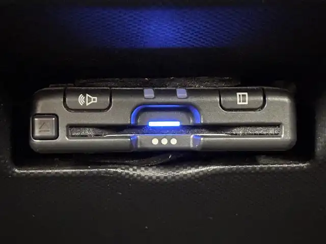 トヨタ ライズ XS 福岡県 2019(令1)年 3.1万km シャイニングホワイトパール 純正９型ディスプレイオーディオ／フルセグＴＶ　/バックカメラ　/ＥＴＣ　/前方ドライブレコーダー　/コーナーセンサー　/衝突軽減ブレーキ　/レーンキープアシスト　/アイドリングストップ　/横滑り防止装置　/ＭＴモード付ＡＴ　/ＬＥＤヘッドライト