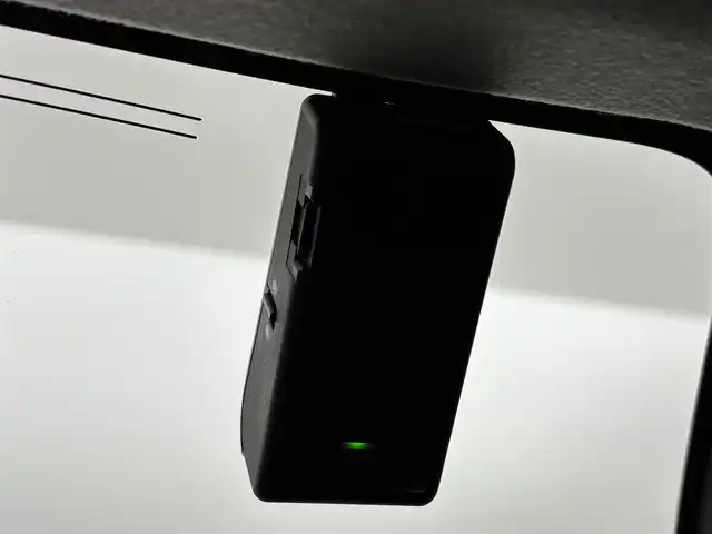 トヨタ ライズ XS 福岡県 2019(令1)年 3.1万km シャイニングホワイトパール 純正９型ディスプレイオーディオ／フルセグＴＶ　/バックカメラ　/ＥＴＣ　/前方ドライブレコーダー　/コーナーセンサー　/衝突軽減ブレーキ　/レーンキープアシスト　/アイドリングストップ　/横滑り防止装置　/ＭＴモード付ＡＴ　/ＬＥＤヘッドライト